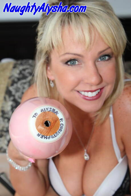 Naughty Alysha invite you to explore a free pics with Naughty Alysha in porn with sex toy